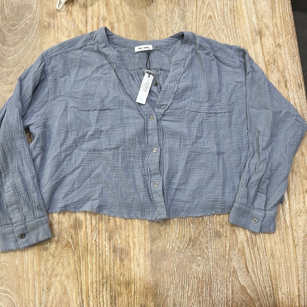 NWT Day + Moon Slate Blue Oversized Crepe Button Down Crop Top Medium